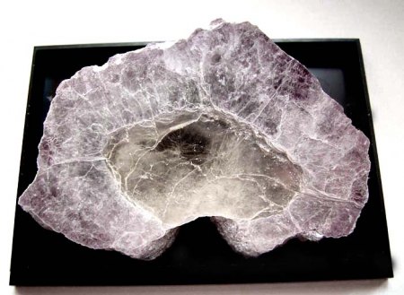 Glimmer_Zinnwaldit im Lepidolith-Kranz_Ambatofinandrahina_Madagaskar_Peter.jpg