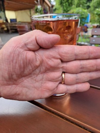 5 Finger hoch Wein