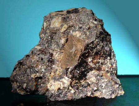 Eigenfund_Feldspat_Sanidin_Erbsenacker_Wiesbaden-Naurod_Hessen_Ts.jpg