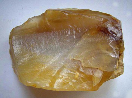 _Chalcedontrümmer_Neandertaler um 80.000 v. Chr._Typ Lämmerspieler Artefakte_Geschenk_Peter_Rückseite.jpg