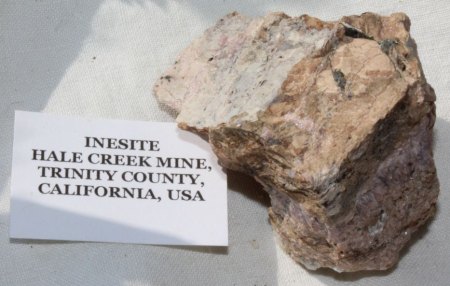 Binghamit und seine steinigen Mitbewohner
