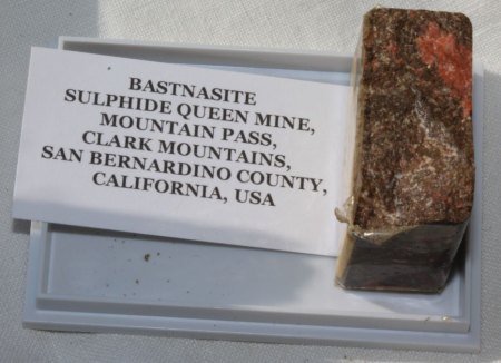 Binghamit und seine steinigen Mitbewohner