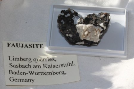 Binghamit und seine steinigen Mitbewohner