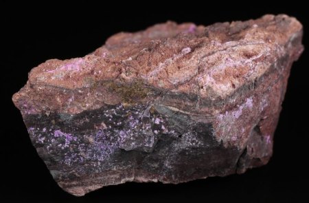 Miniatur Faser Sugilit auf Matrix, N'Chwaning III Mine, KMF, NC, ZA