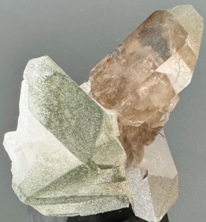 Binghamit und seine steinigen Mitbewohner