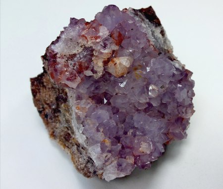 Amethyst aus einer Druse. 8 cm