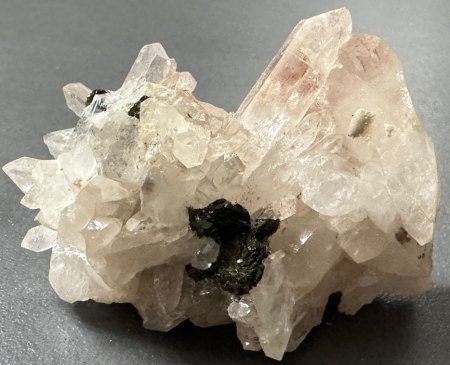 Binghamit und seine steinigen Mitbewohner