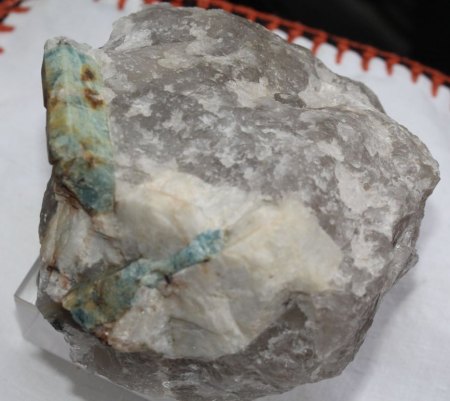 Binghamit und seine steinigen Mitbewohner