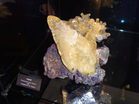 _terra mineralia_Calcit_Missouri_USA_Peter_16.10.10.JPG