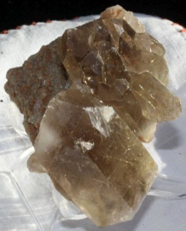 Binghamit und seine steinigen Mitbewohner