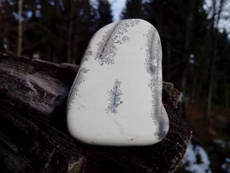 Binghamit und seine steinigen Mitbewohner