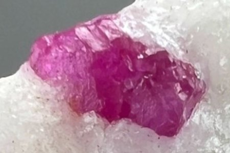 Binghamit und seine steinigen Mitbewohner