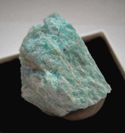 Binghamit und seine steinigen Mitbewohner