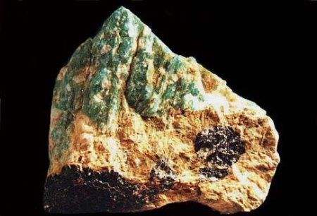 Binghamit und seine steinigen Mitbewohner