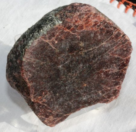 Granat auf Muttergestein