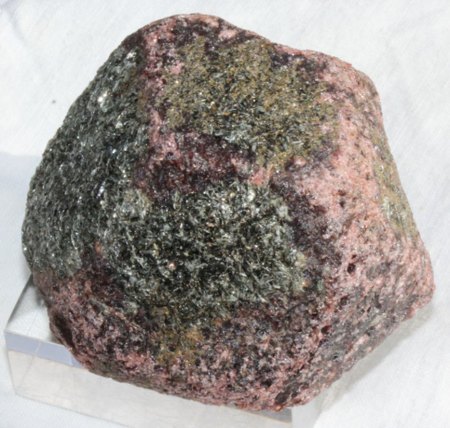 Granat auf Muttergestein