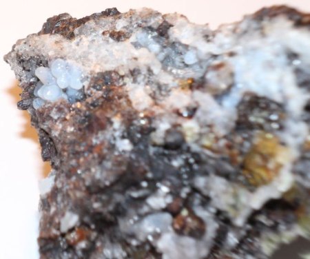 Binghamit und seine steinigen Mitbewohner