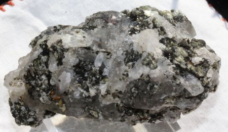 Binghamit und seine steinigen Mitbewohner