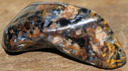 Binghamit und seine steinigen Mitbewohner