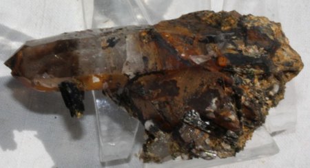 Binghamit und seine steinigen Mitbewohner