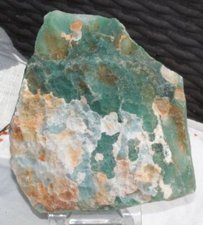 Binghamit und seine steinigen Mitbewohner