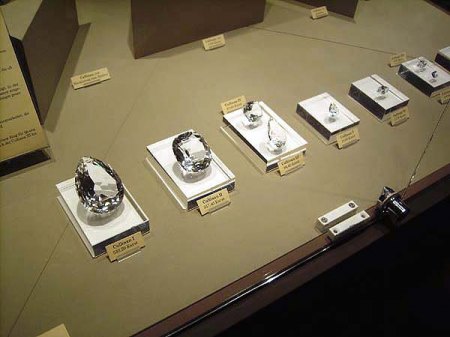 Diamant_Idar_Edelsteinmuseum_Diamanten_12.7.06.jpg