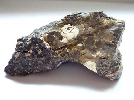 __Hyalit Opal 1_Handstufe weiß u. braun_Stbr. Nickel_Ober Widdersheim_Vogelsberg_Eigenfund_5.7.09_Peter.JPG