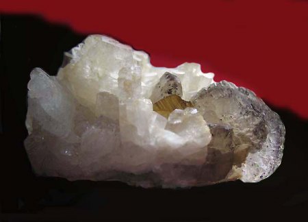 Feldspat_Albit_Siderit_Brasilien_1_Peter.jpg