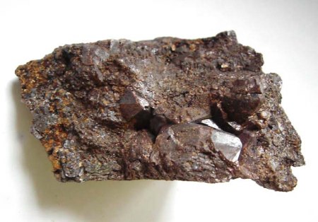 _18_Granat-Gruppe Grossular XX bis 1,7 cm im Hornfels_Eigenfund 0912_Schriesheim_Hohe Waid_Odw._BaWü_Peter.JPG