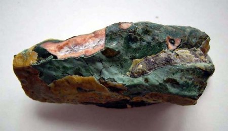 Eigenfund_Chalcedon_Karneolachat_Delessit-Chlorit_Fischbachtal_80er_1b_Peter.jpg