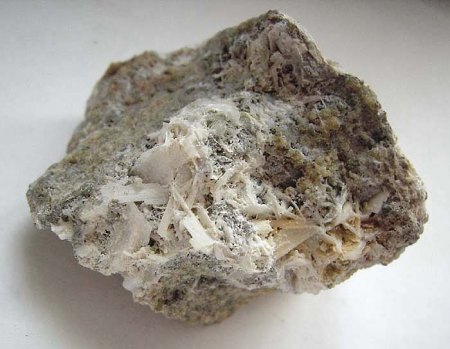 _Latiumit xx_Diopsid_Grossular_NS_Sacrofano Caldera_Roma Prov._Latium_Italien_Peter_1a.jpg