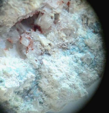 _Vermuteter Chrysokoll blau_MM-Ausschnitt aus KS_Cornwall Minen_Cornwall_Lebanon Co._Pennsylvania_USA_Peter_3.jpg