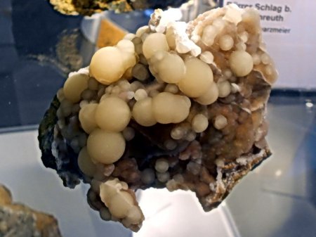 Kugelcalcit Thumsenreuth Sammlung SchwarzmeierRSCN9859.JPG