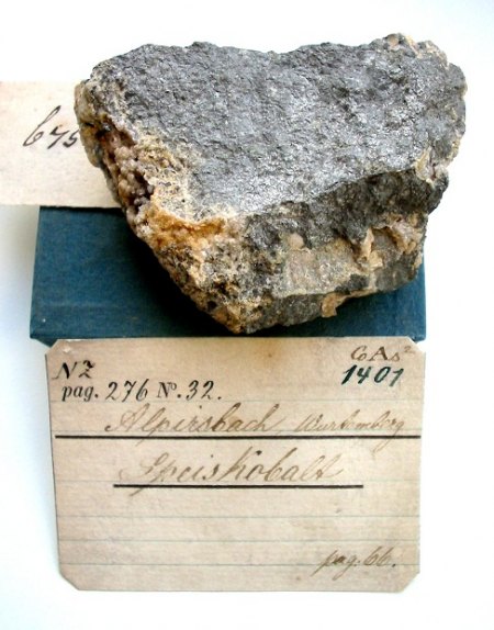 Skutterudit (Alpirsbach).JPG