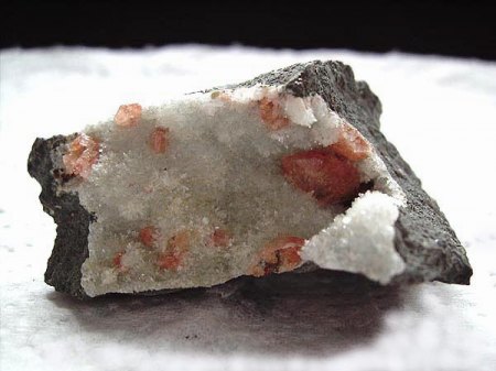Zeolith_Gmelinit_Flinders Australien_Peter.jpg