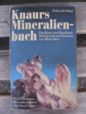 buch Knauers Mineralienbuch.jpg