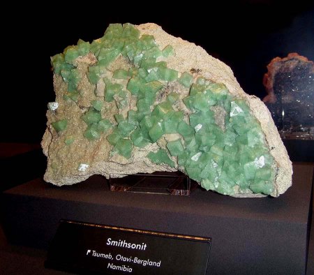 _terra mineralia_Smithsonit grün_Tsumeb_Namibia_Peter_16.10.10.JPG