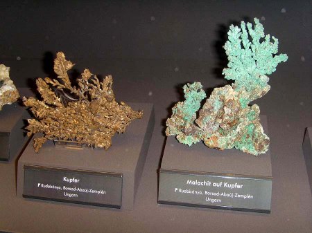 _terra mineralia_Kupfer_Malachit auf Kupfer_Rudabanya_Ungarn_Peter_16.10.10.JPG