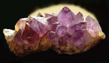Kristallform_pyramidal_Amethyst_Peter.jpg