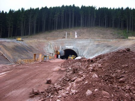 Nordportal ICE-Tunnel Vorderer Brandkopf.JPG