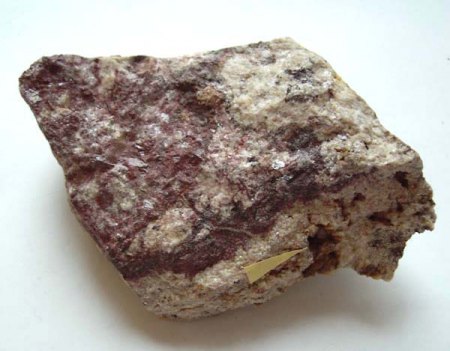 Carbonat mit Calcit in Hohlraum_EF96_St. Oswald-Schneeberg_Erzgebirge_Sachsen_Peter.jpg