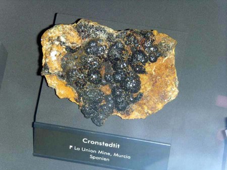 _terra mineralia_Cronstedtit_La Union Mine_Murcia_Spanien_Peter_16.10.10.JPG