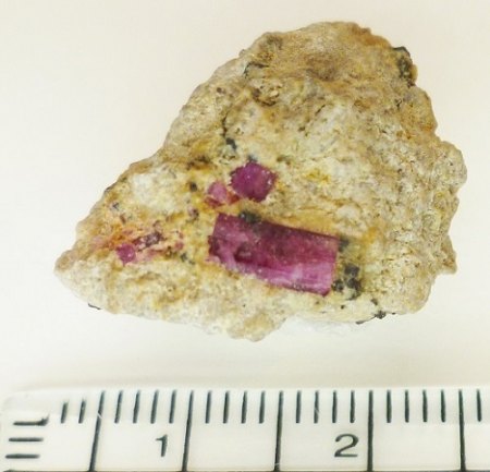 Beryll Bixbit Roter Smaragd Violet Claims Wah Wah Mountains Utah 2b.JPG