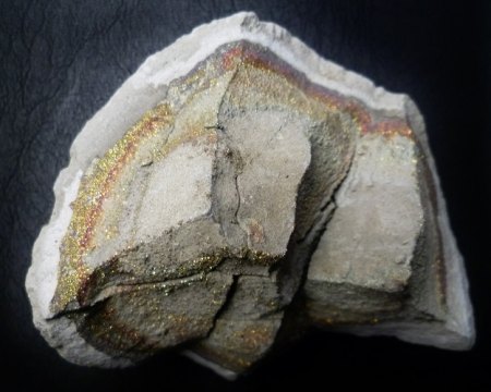 Chalkopyrit Geode ca 8x7x5cm. .JPG