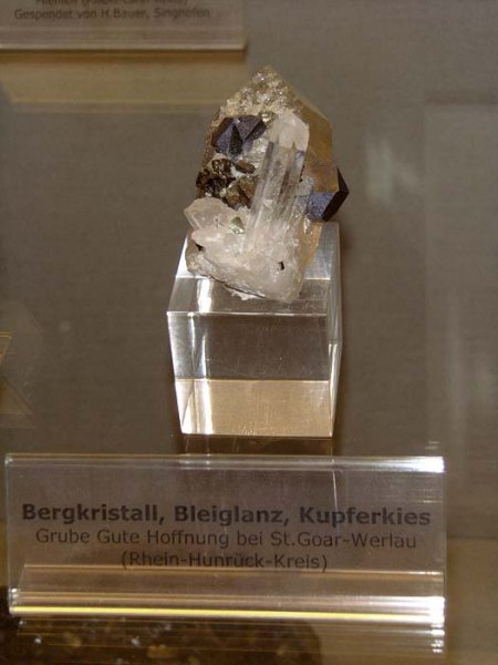 Mainz_Naturhistorisches Museum_Bergkristall_Bleiglanz u.a._St.Goar-Werlau_Peter_2.7.09.JPG