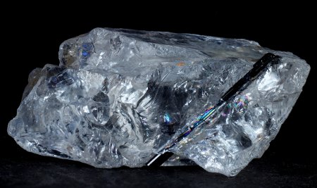 Bergkristall mit Turmalinnadel