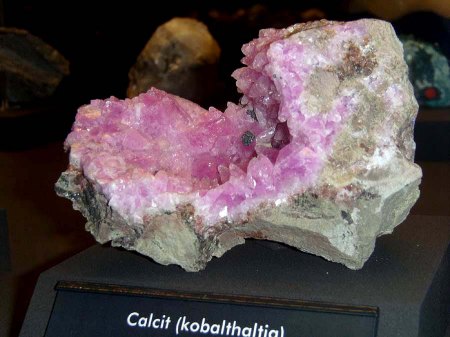 _terra mineralia_Calcit kobalthaltig 3_Tsumeb_Namibia_Peter_16.10.10.JPG