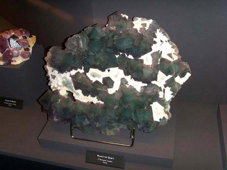 _terra mineralia_Fluorit mit Quarz Großstufe_Jiangxi_China_Peter_16.10.10.JPG