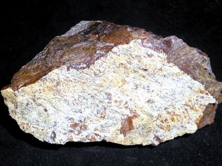 Bismutit psm. n. Bismuthinit (1) Schneeberg.JPG