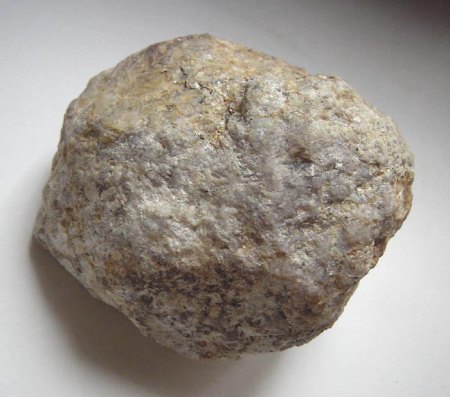 Granat Pyrop-Kristall 8,5 cm weiß_Phengit_Talk_Val Gilba_Dora Maira Massiv_Piemont_Italien_Vorderseite_Peter.JPG